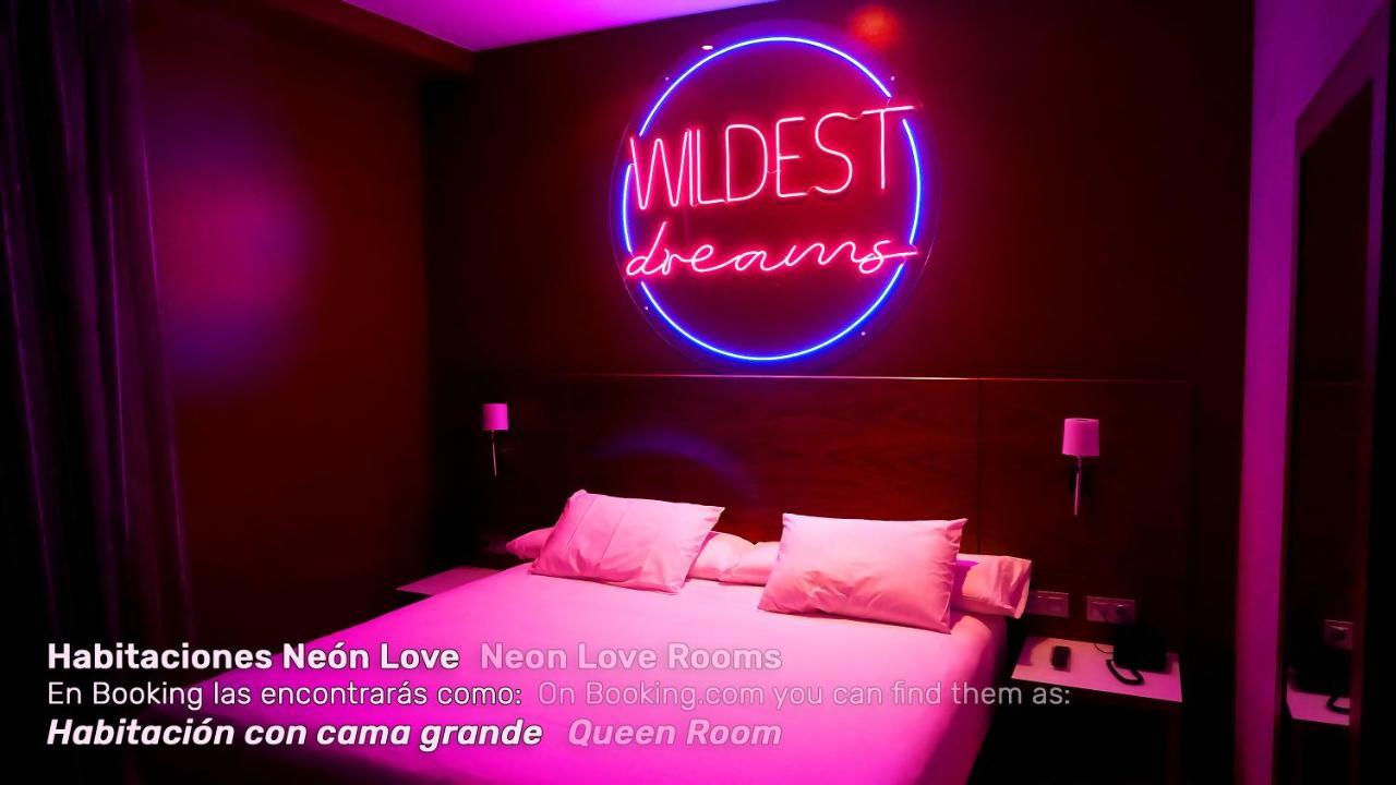 Spirit Hotel Gran Bilbao Zewnętrze zdjęcie Neon Love Rooms