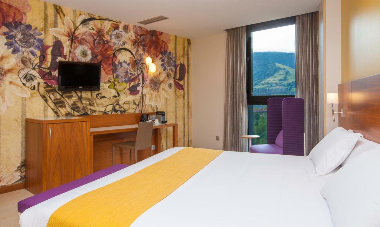 Spirit Hotel Gran Bilbao Zewnętrze zdjęcie Room at the hotel